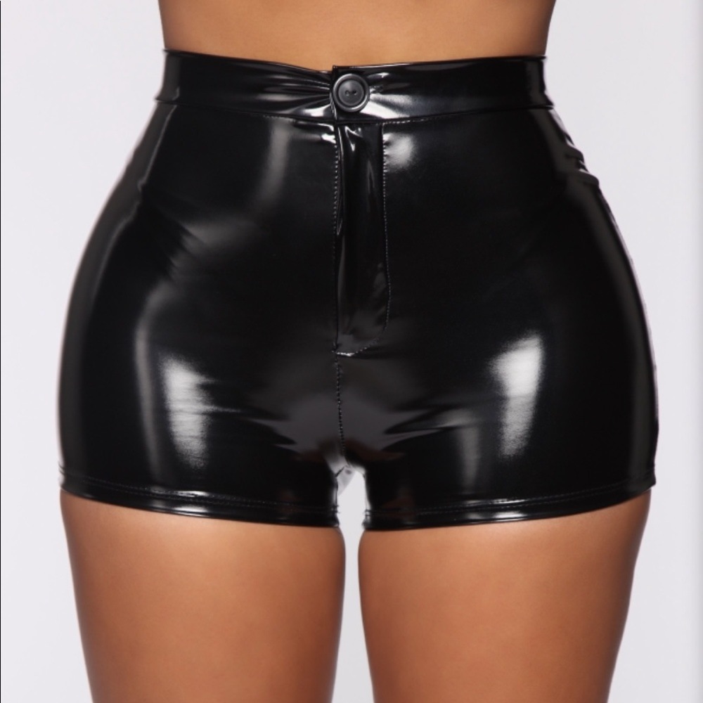 Solid color sexy hip-wrapped large size hot pants 42